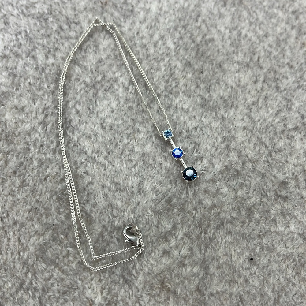 Journey necklage pendant in blue sapphire and diamond stones - Picture 2 of 4